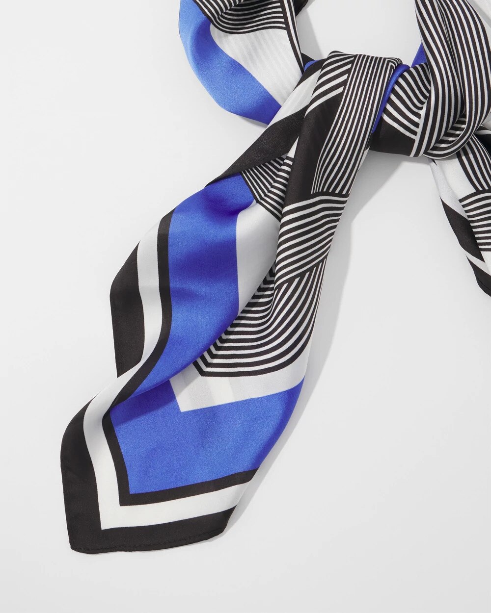 6533-Geometric-Print-Square-Scarf-Diamond-Trace-Black-3.jpg Geometric Print Square Scarf Diamond Trace Black