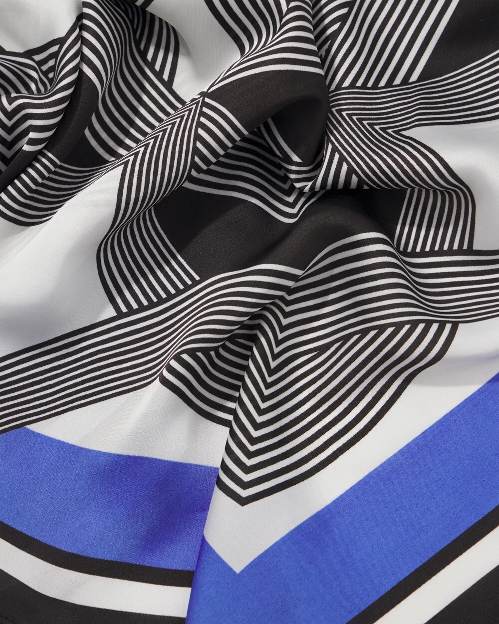6533-Geometric-Print-Square-Scarf-Diamond-Trace-Black-4.jpg Geometric Print Square Scarf Diamond Trace Black